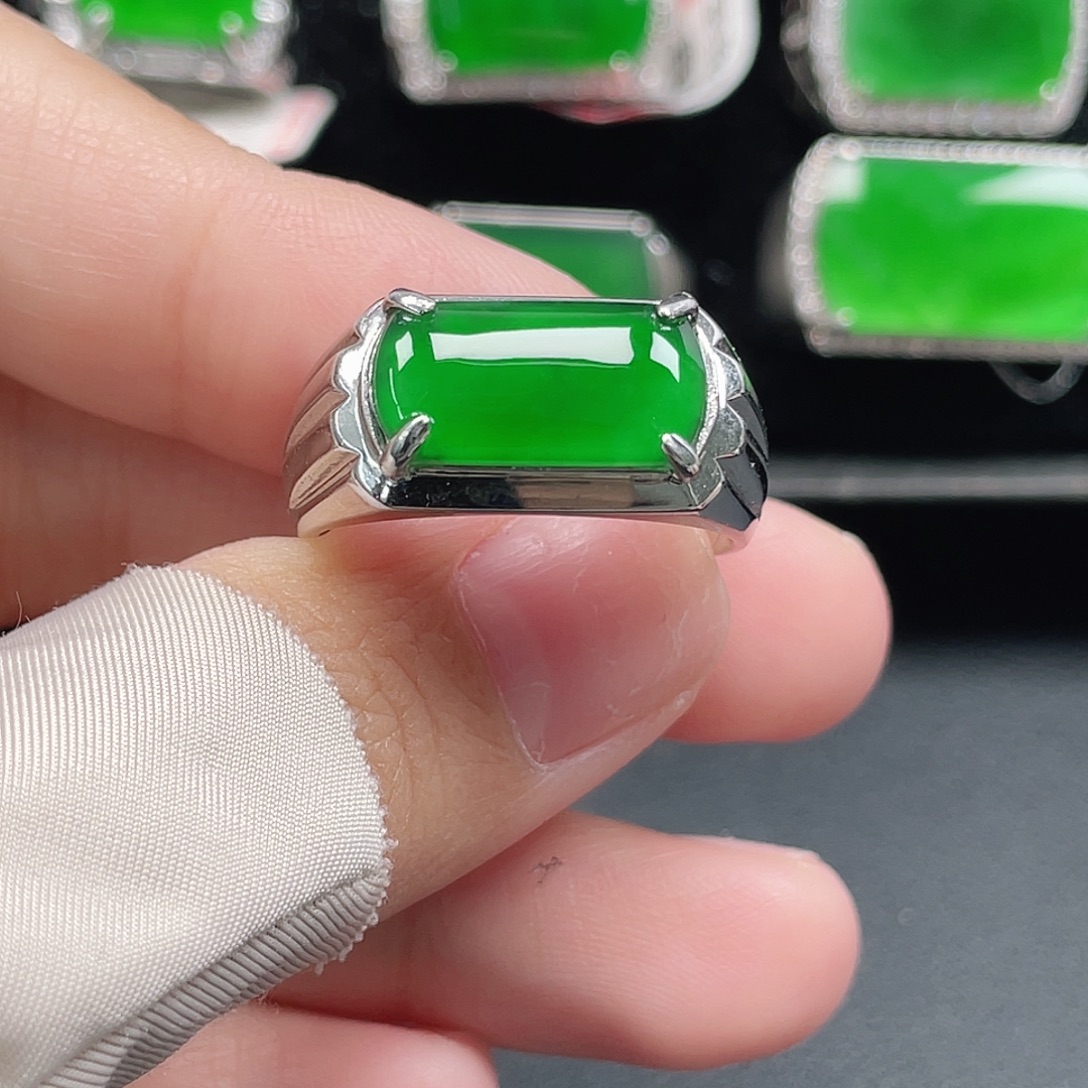 翡翠银S925镶嵌戒指天然A货翡翠没运费险3930