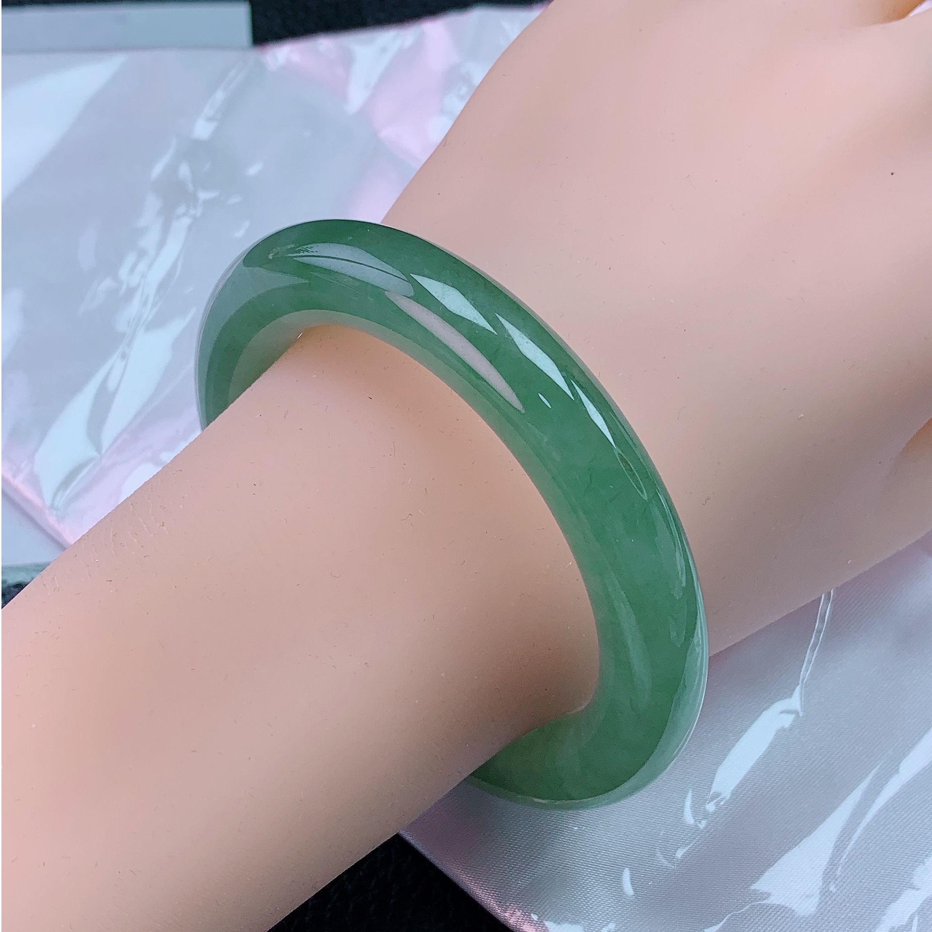 53圈小圈口高冰高透满绿胖圆条贵气高级珠宝缅甸纯天然A货翡翠