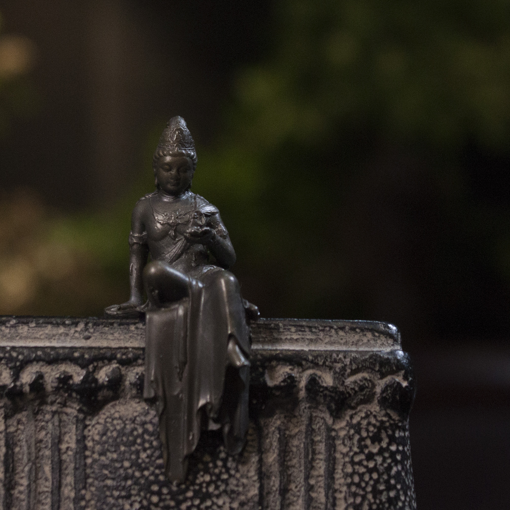 水月观音自在禅意手工古锡佛造像家居装饰品茶宠茶桌摆件工艺品