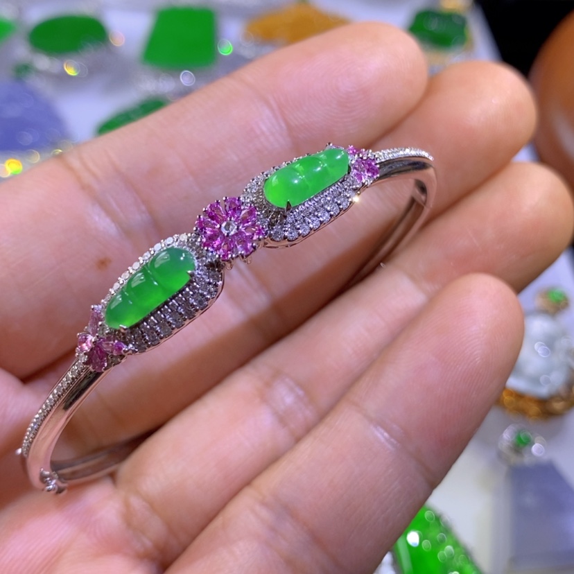 【闪购商品】翡翠挂件18K金镶嵌天然翡翠