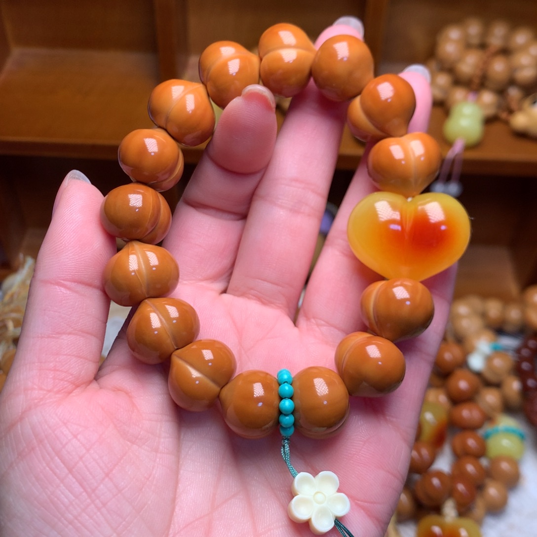 把件猴头核桃16玻璃底手串定制