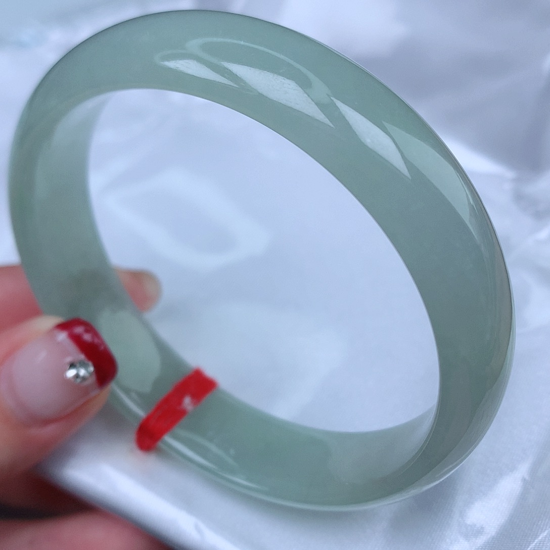 翡翠手镯未镶嵌天然