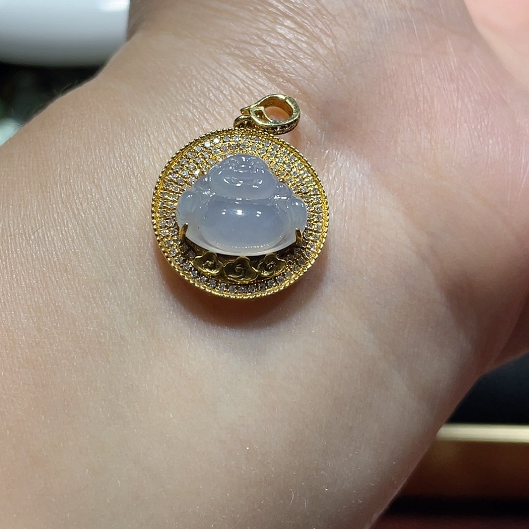 翡翠颈饰18K金镶嵌燕**品