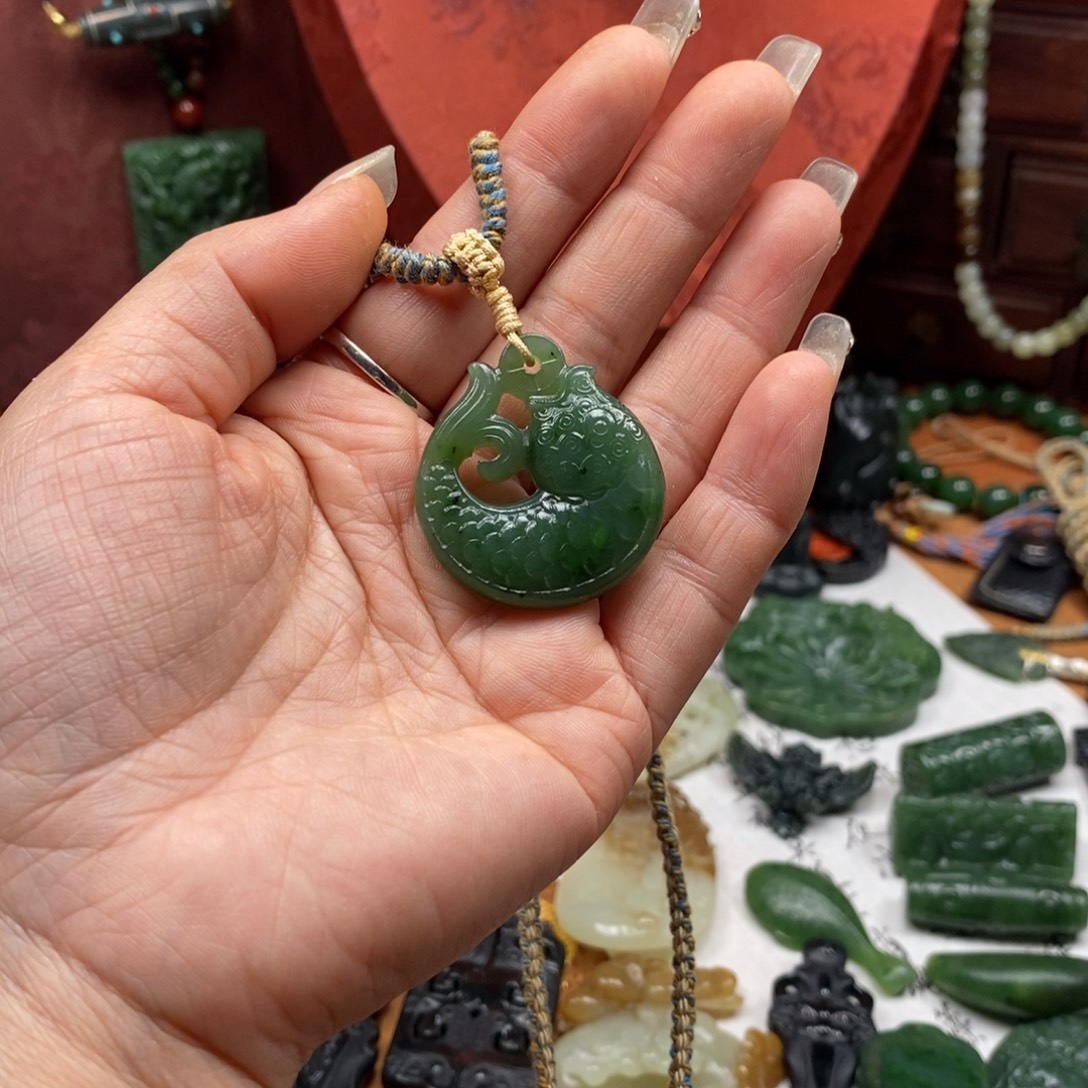 和田玉未镶嵌颈饰