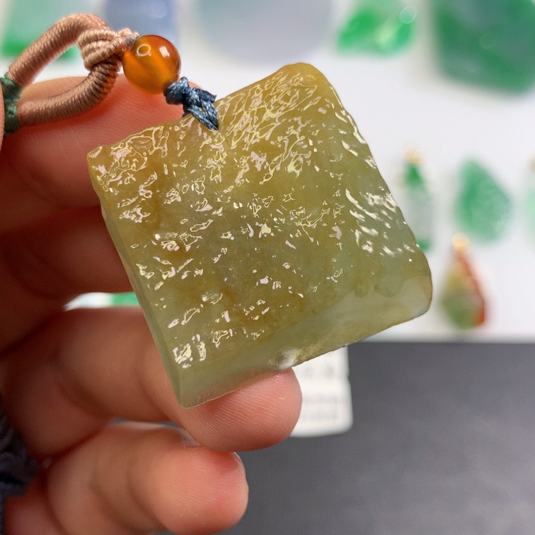 【闪购商品】翡翠未镶嵌颈饰