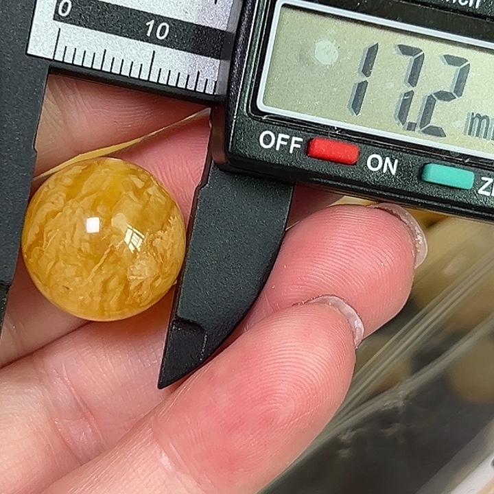 蜜蜡未镶嵌裸石微瑕128