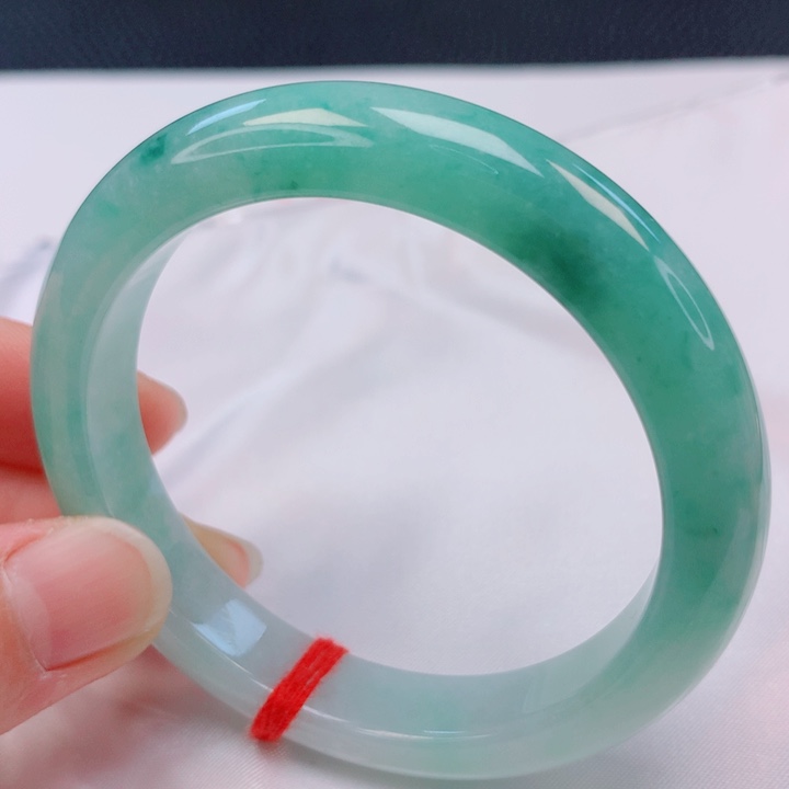 翡翠未镶嵌手镯55。56