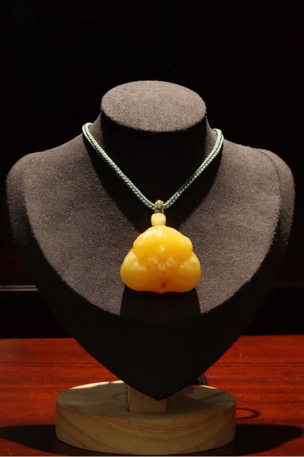 琥珀蜜蜡、蜜蜡雕件、蜜蜡貔貅雕件、蜜蜡吊坠、焦皮料吊坠