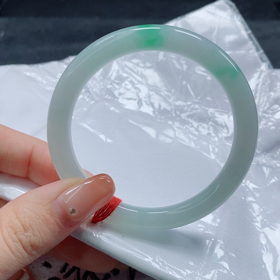 【闪购商品】未镶嵌手镯（圆镯）翡翠477号