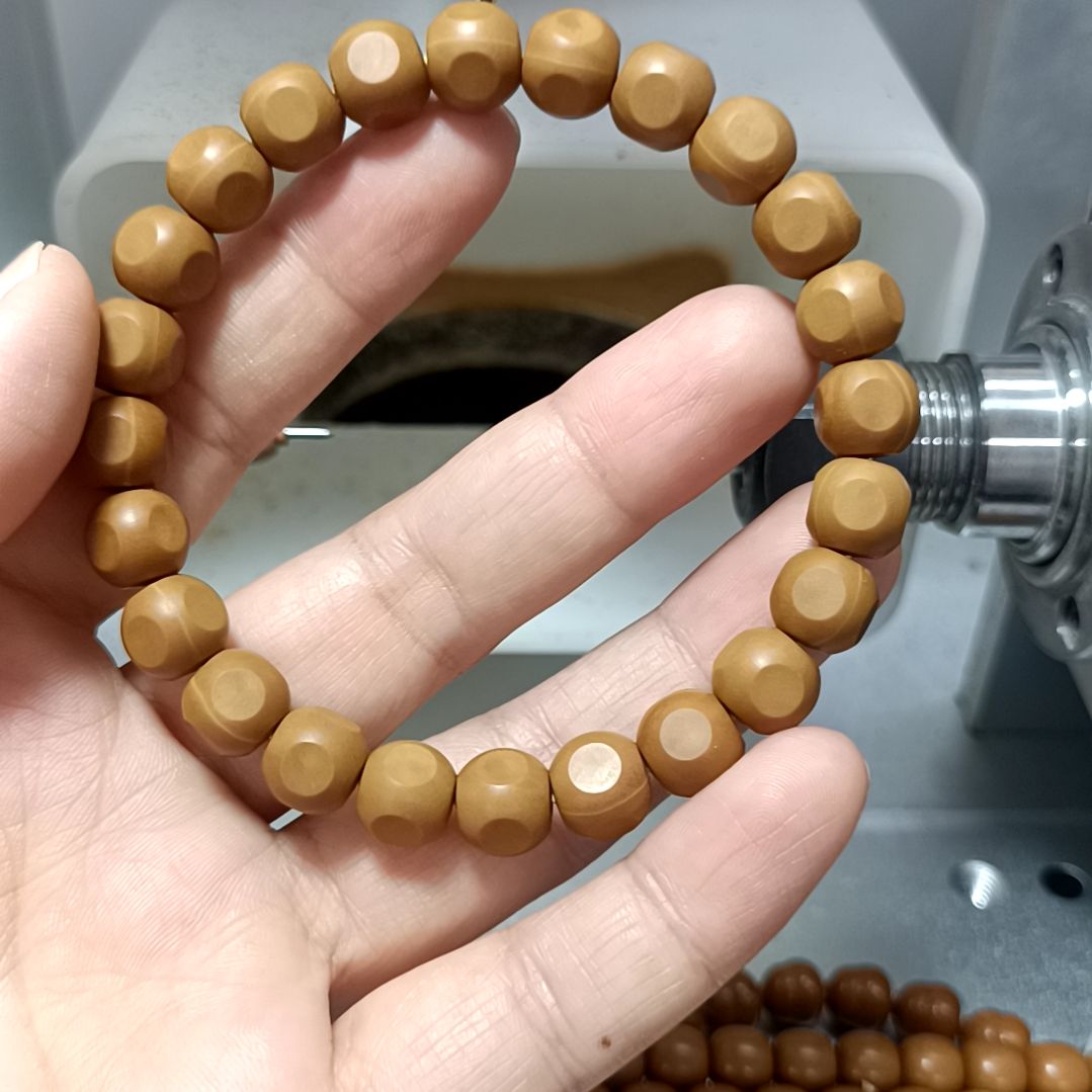 ⠀****吊坠猴头核桃原皮原色六方