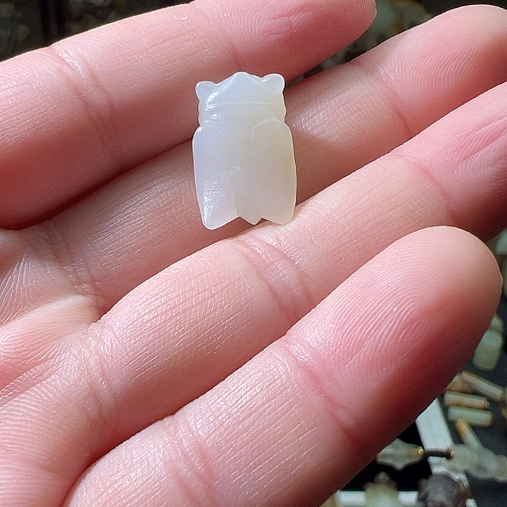 偶***遇和田玉（糖玉）未镶嵌挂件玉器收藏鉴赏辞典