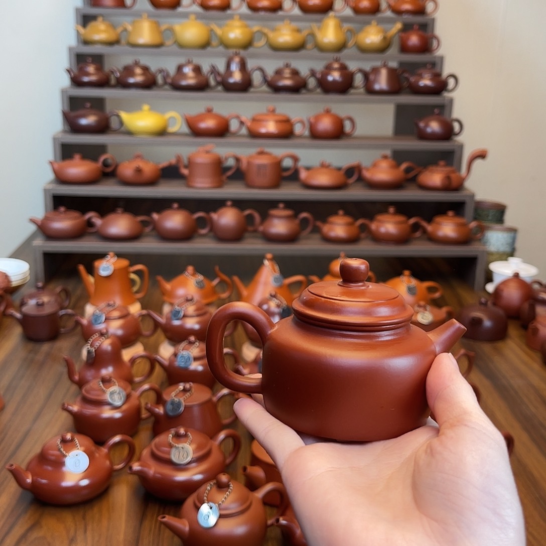 欢****潮州原矿德钟壶110c