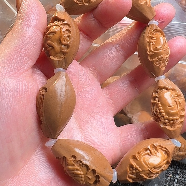 橄榄核吊坠橄榄一念之间