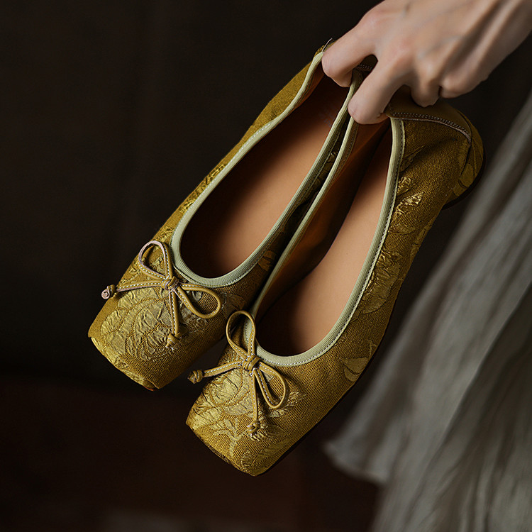 新中式国风女鞋汉服绣花鞋方头蝴蝶结刺绣单鞋方头粗跟玛丽珍鞋
