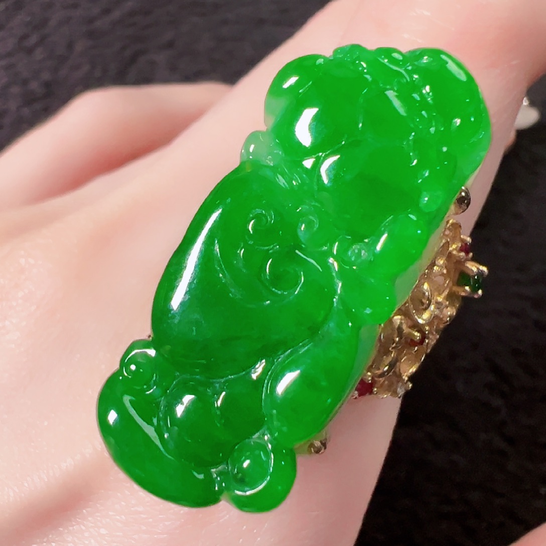 翡翠18K金镶嵌戒指签收后24小时鉴赏期，过时不退