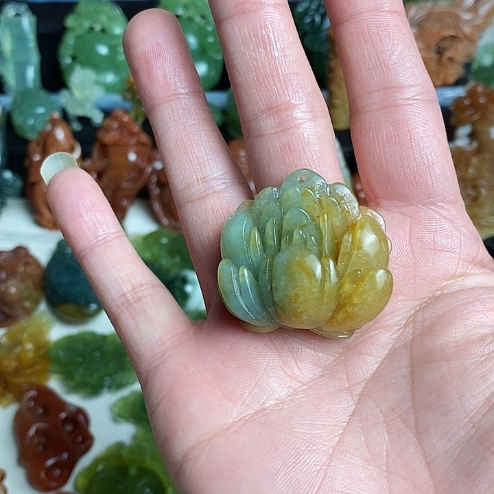 未镶嵌蛇纹石玉颈饰