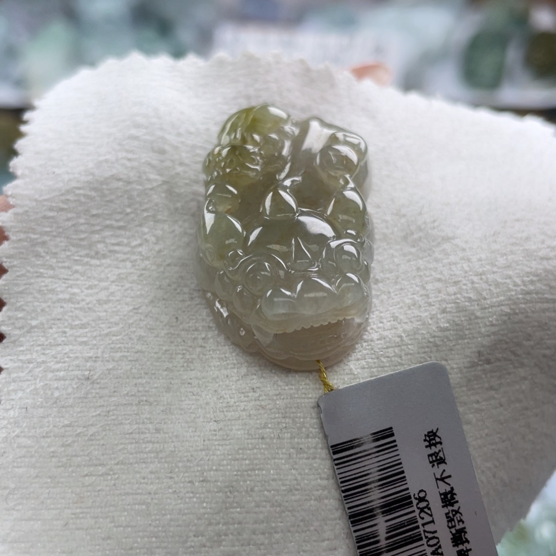 颈饰未镶嵌翡翠貔貅63