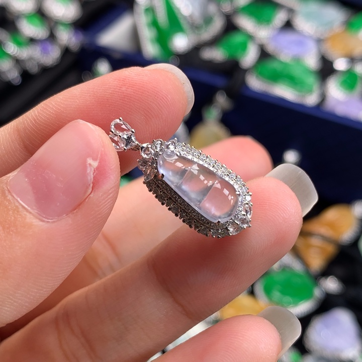 翡翠吊坠(不含链)18K金镶嵌