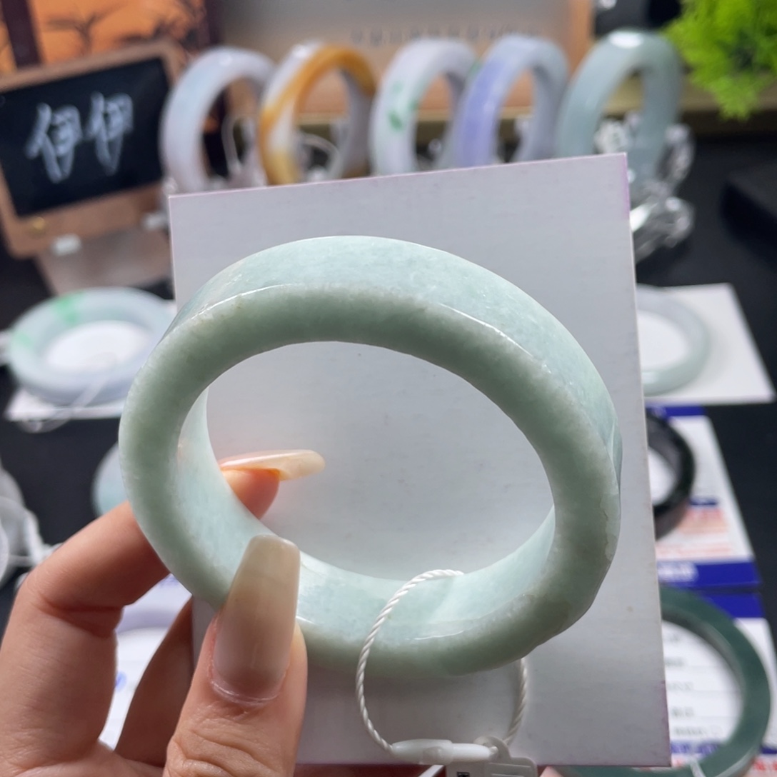 定制翡翠未镶嵌翡翠手镯基地质检发货