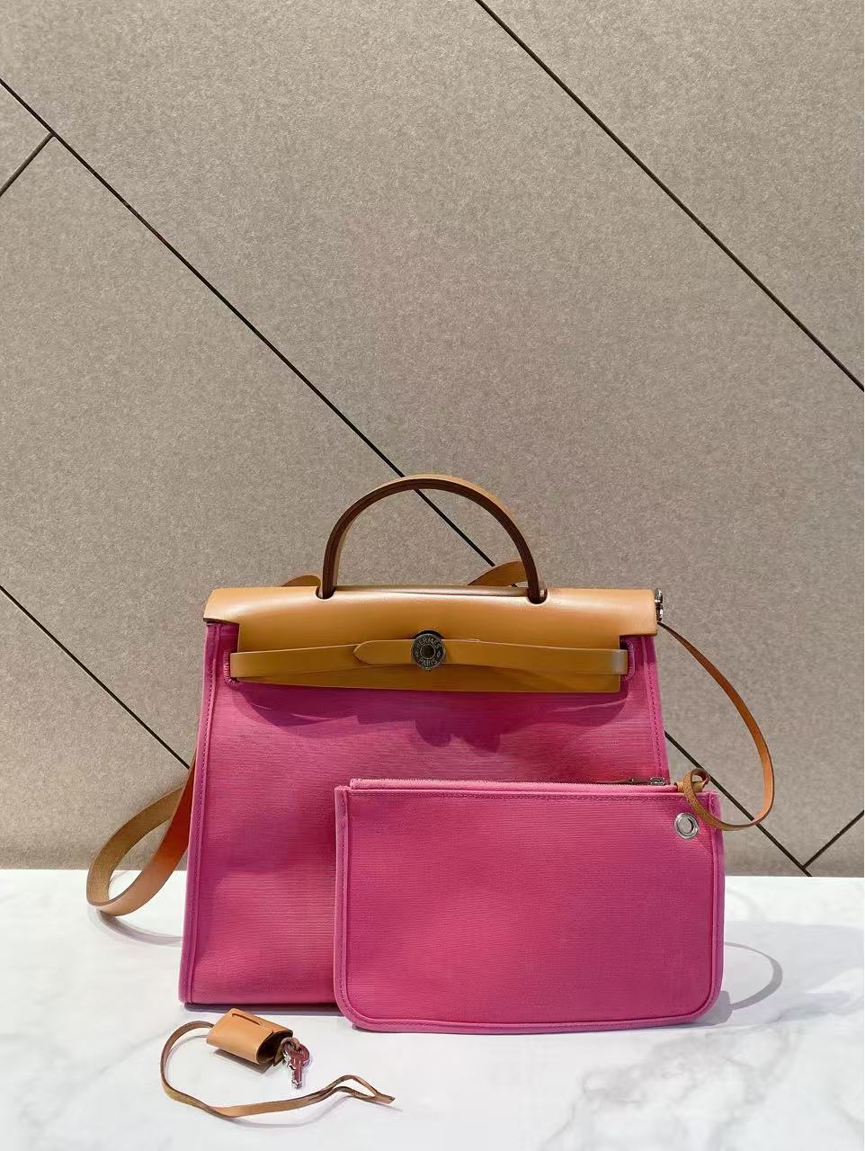 95新 Hermes/爱马仕 帝爵奢品hermes herbag31蜜桃粉拼棕手提包