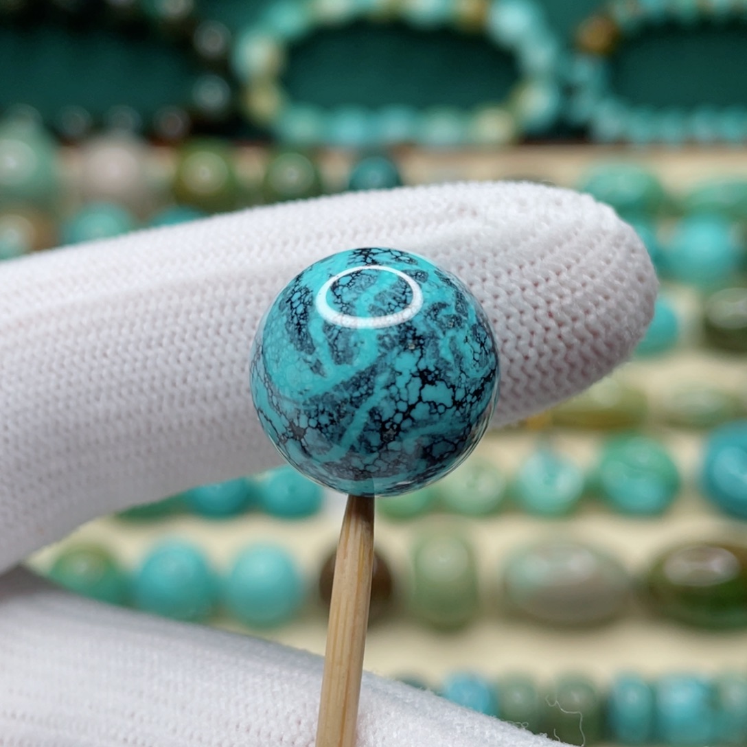 绿松石未镶嵌颈饰