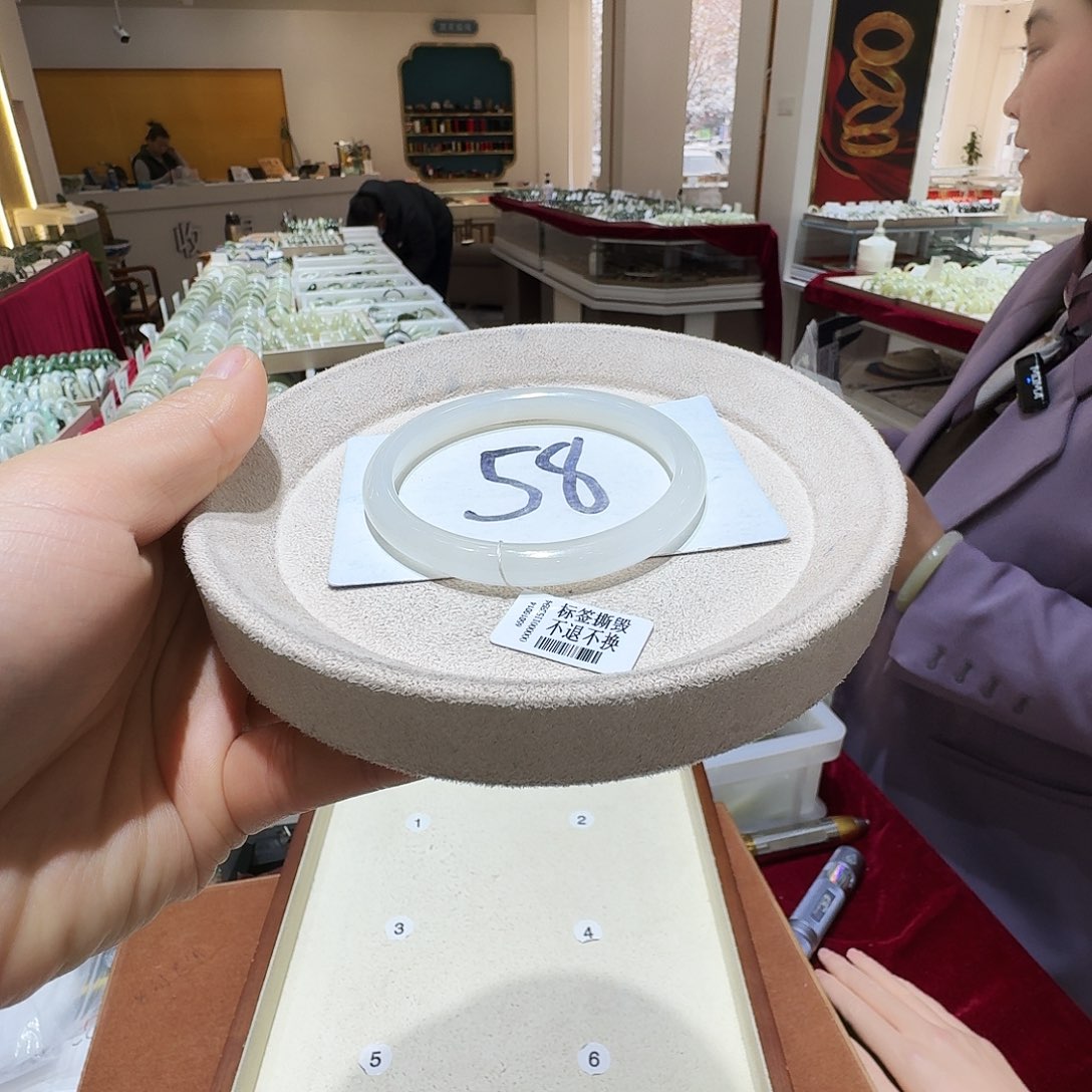 和田玉未镶嵌手镯35