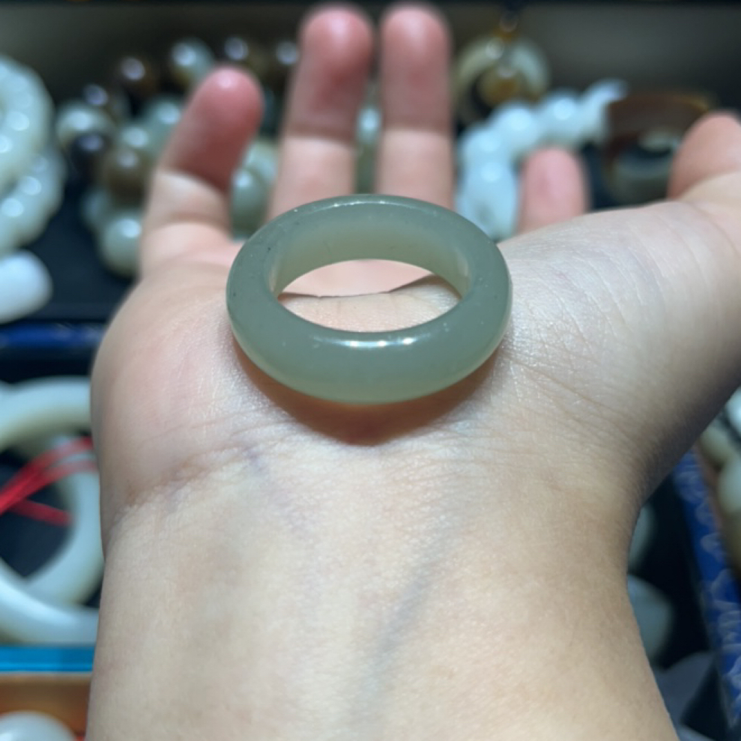 山料高清白戒圈（有多种尺寸）