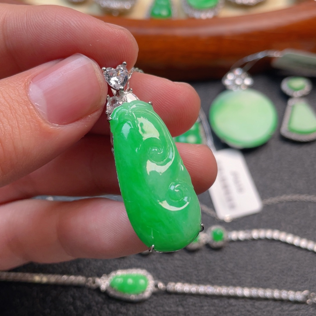 翡翠吊坠(不含链)银S925镶嵌