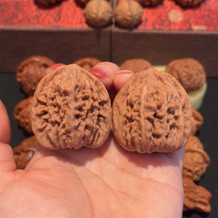 文玩核桃吊坠三角楼