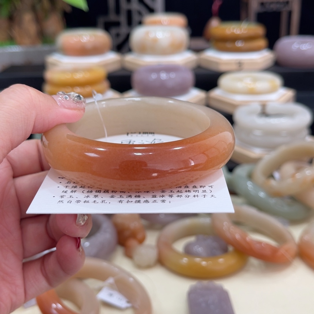 石英质玉手镯未镶嵌雪*逸