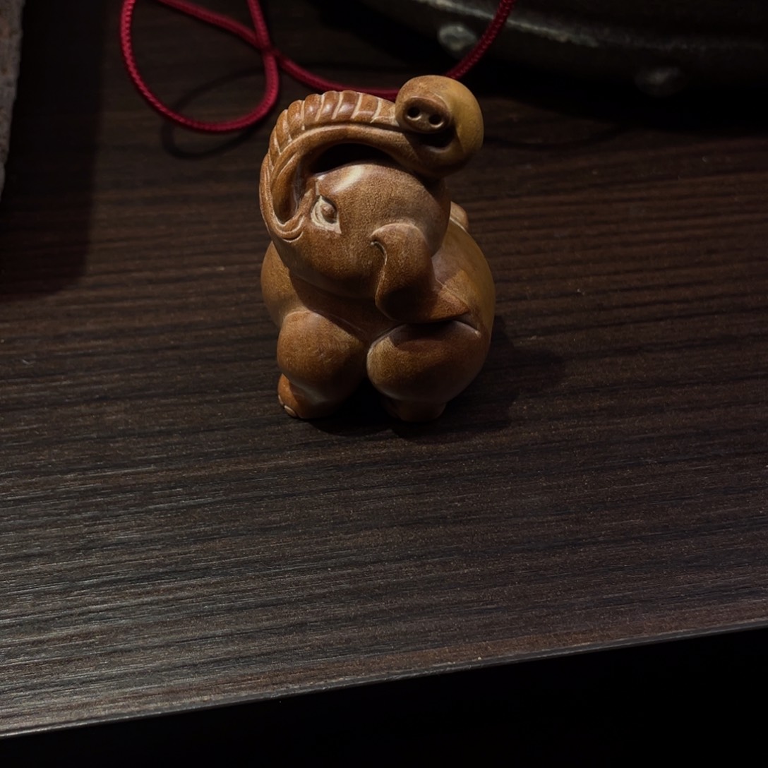 木穿*木雕工艺品有限公司