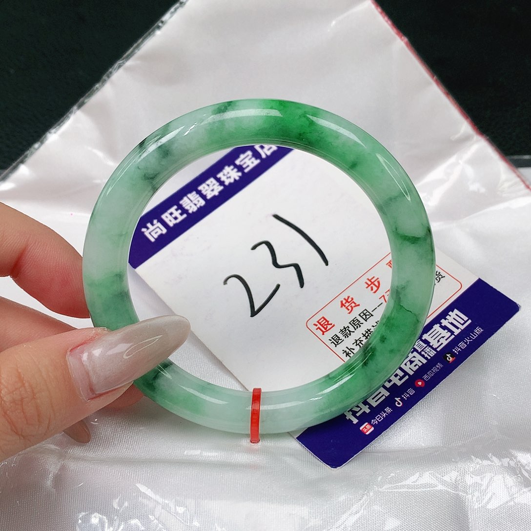 翡翠手镯（圆镯）未镶嵌翡翠12
