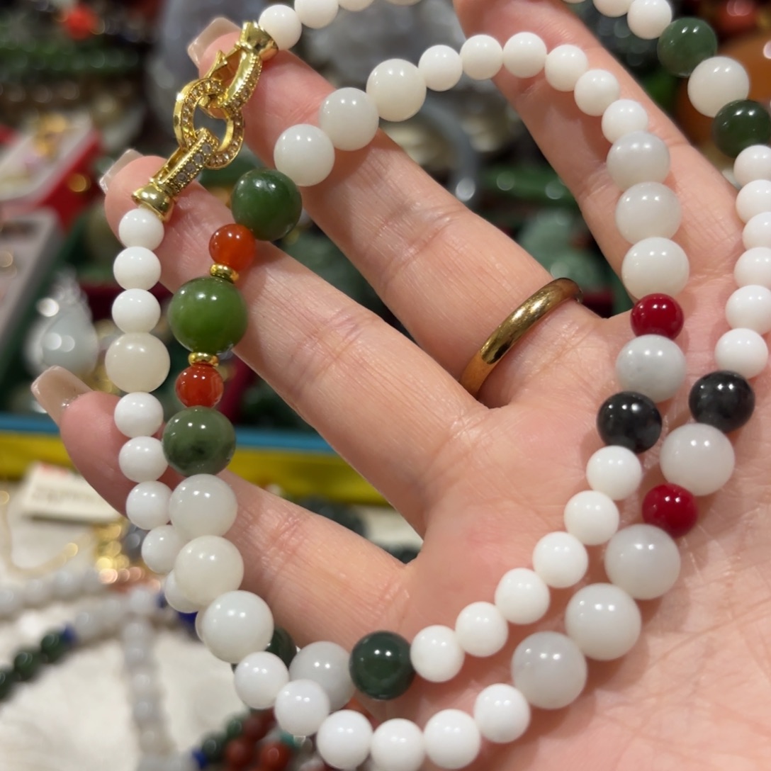 和田玉未镶嵌颈饰设计款