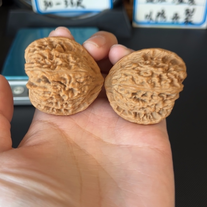文玩核桃把件南疆天使之翼38练手对，克重偏轻