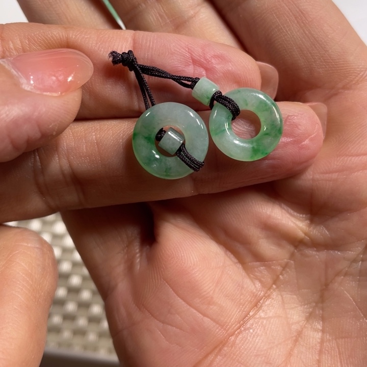 翡翠颈饰未镶嵌甜甜圈