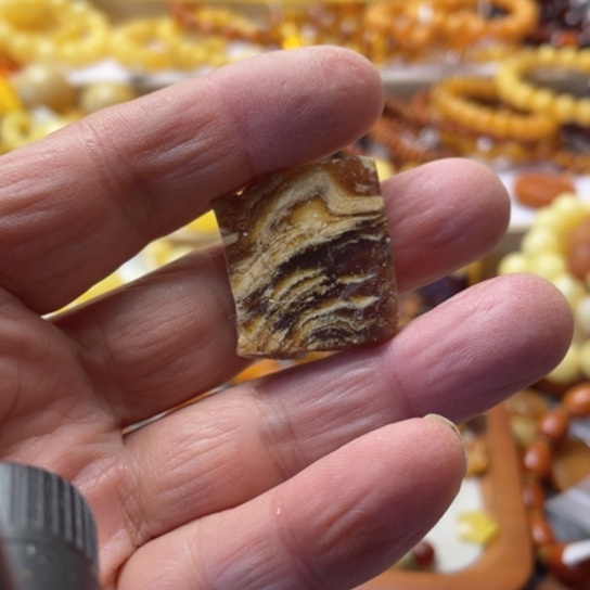 未镶嵌蜜蜡手串吊坠