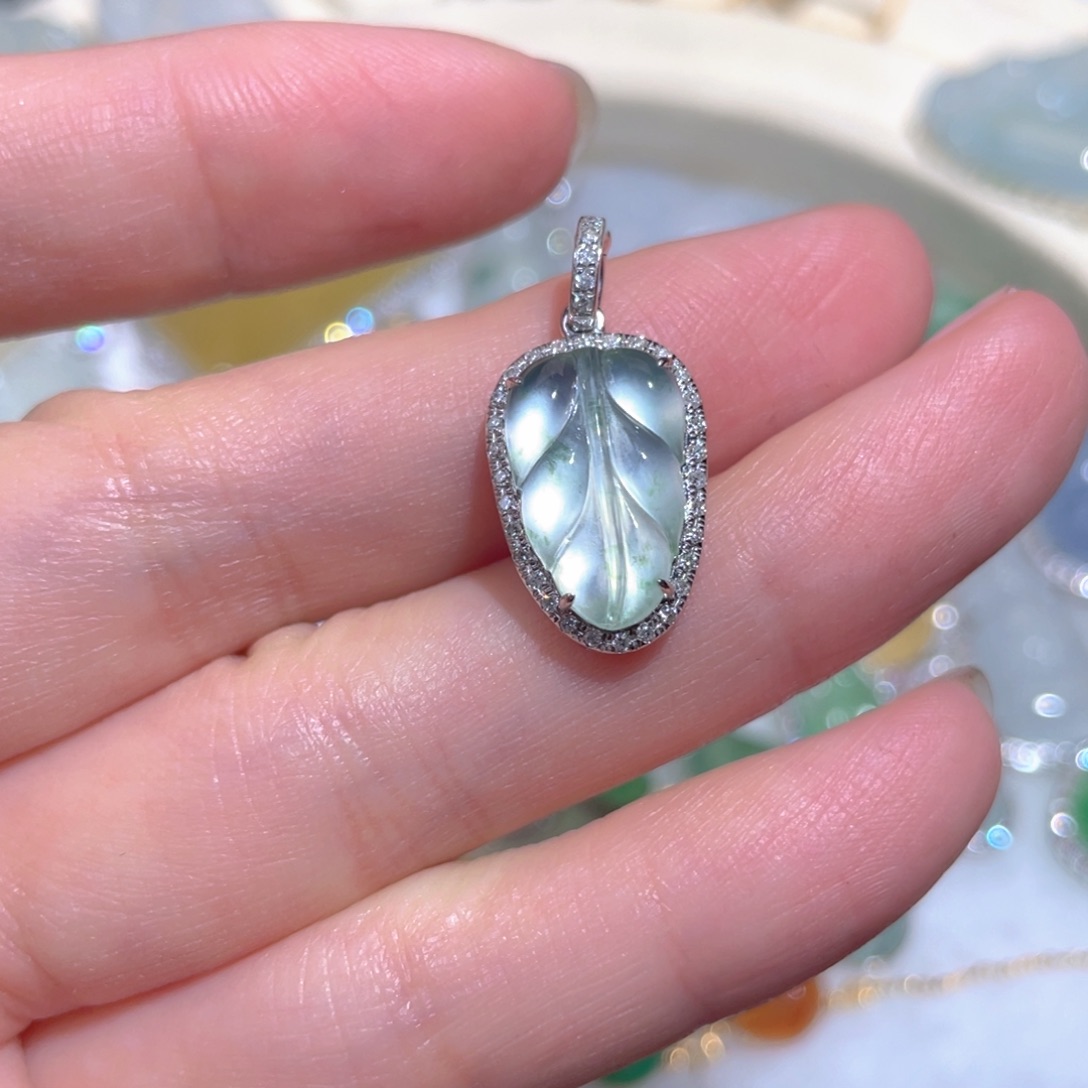 翡翠颈饰18K金镶嵌翡翠