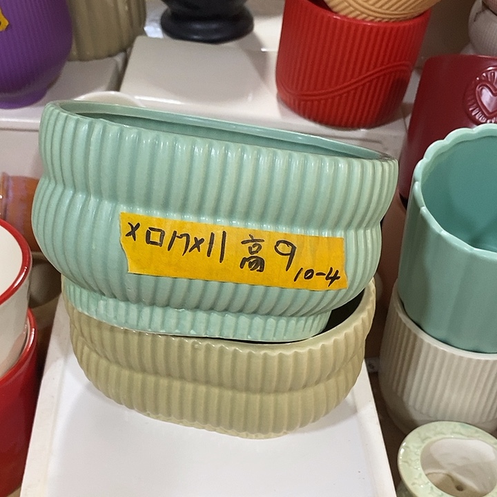 陶瓷花盆有孔 瑕疵介意勿拍 