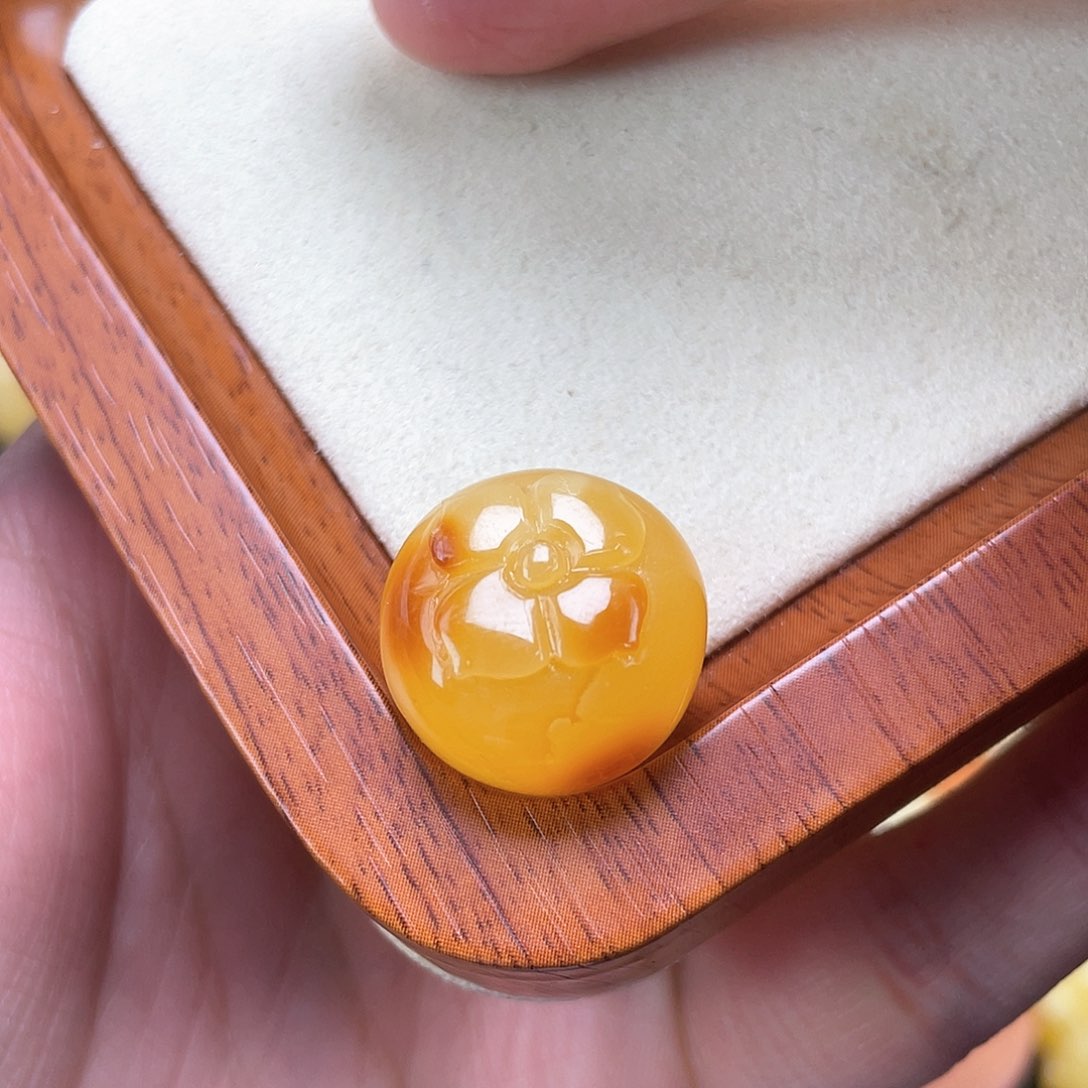 琥珀裸石未镶嵌蜜蜡