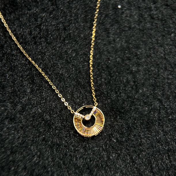 【广潮金钻】金750钻石项链 k黄