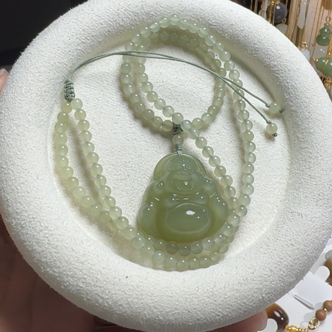 小***已和田玉未镶嵌颈饰30高冰晴佛公