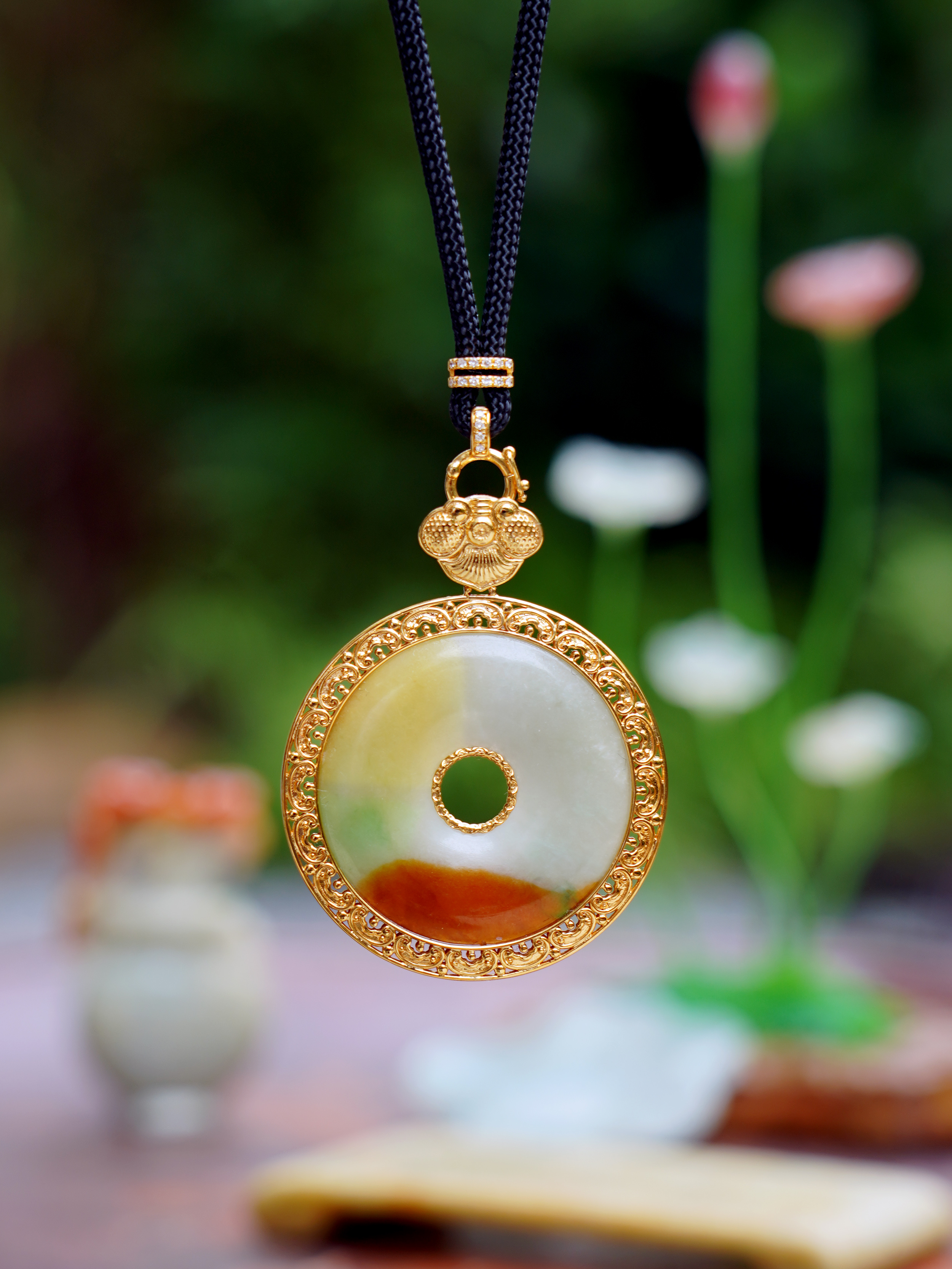 【繁花四季】老坑冰种红绿黄白四色翡翠平安扣项链 18K金镶祥云