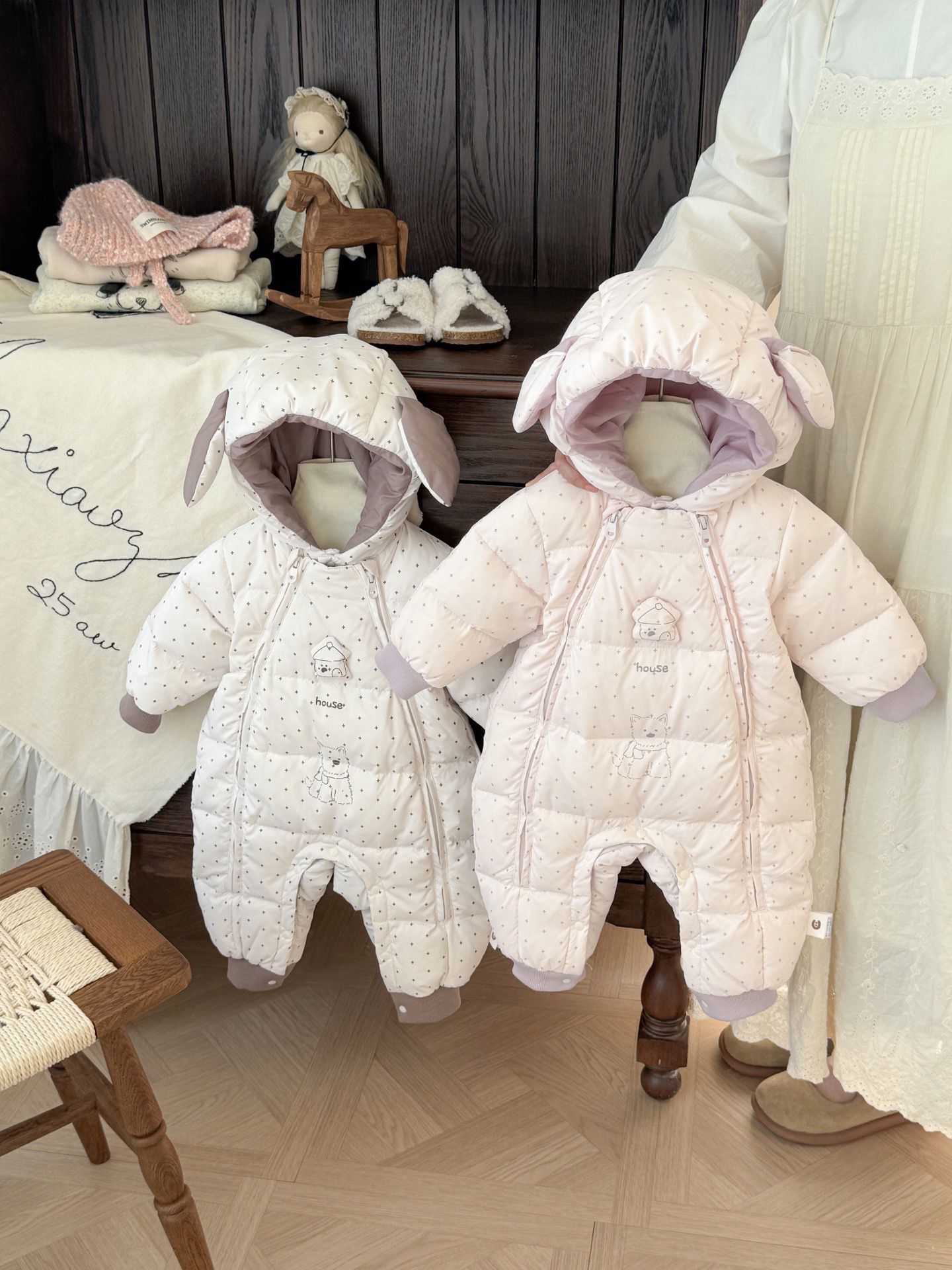 婴儿羽绒连体衣宝宝哈衣爬服儿童新生儿婴幼儿加厚女宝保暖婴童