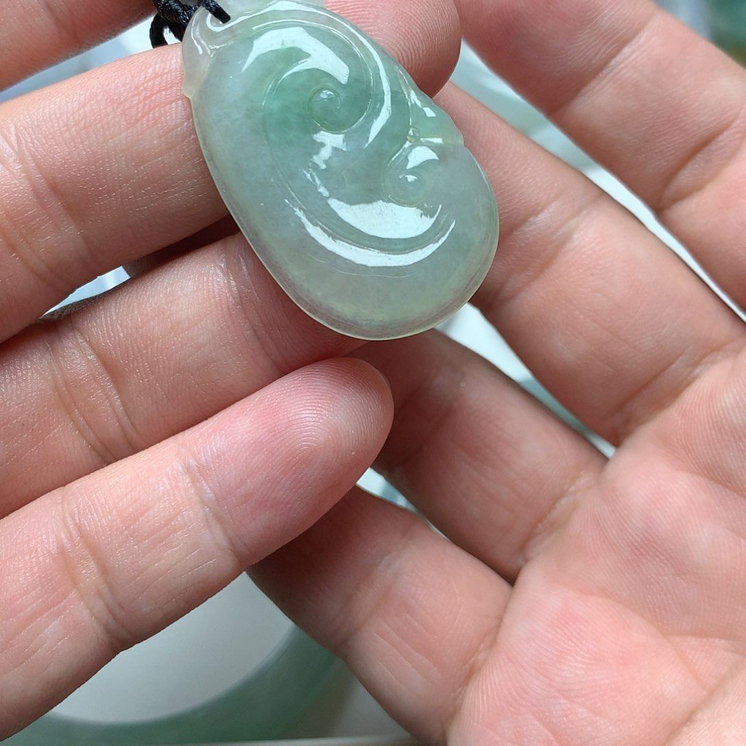 颈饰未镶嵌翡翠如意