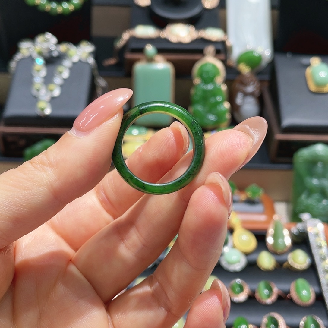 和田玉未镶嵌戒指