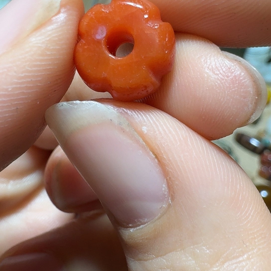 似***年南红玛瑙未镶嵌车挂