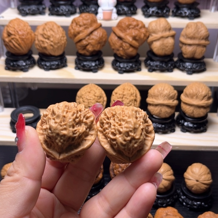 文玩核桃吊坠10w珊瑚纹蛤蟆头37尺