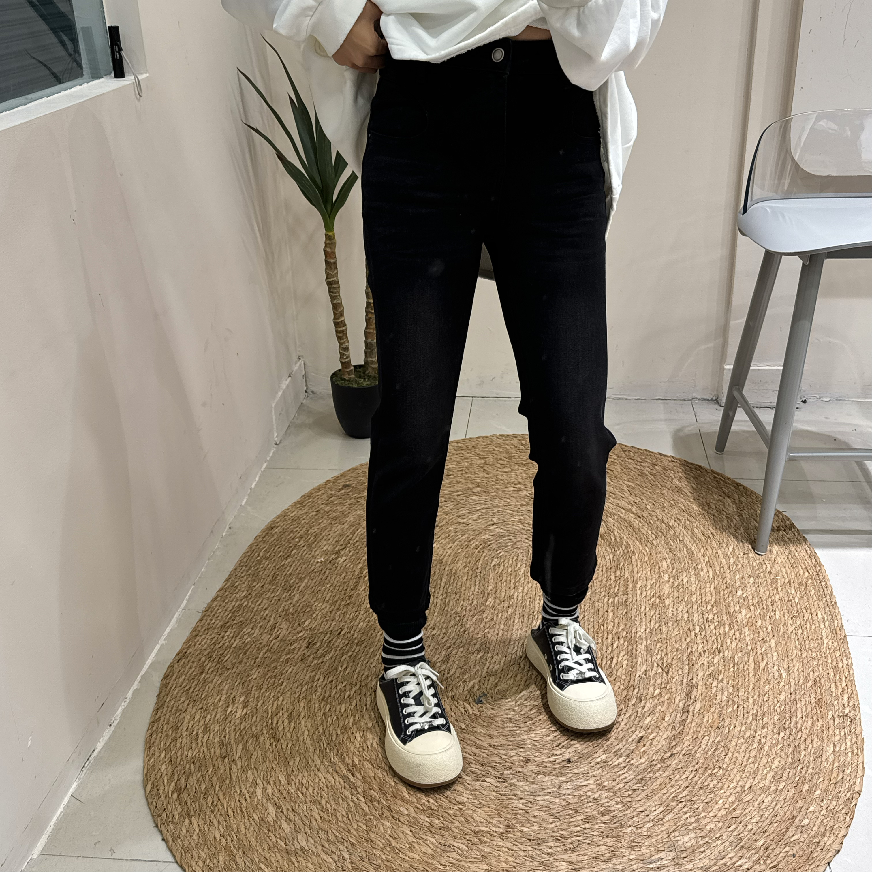 【小儒定制】欧版秋冬新款显瘦大码九分直筒烟管牛仔裤女膝盖磨白