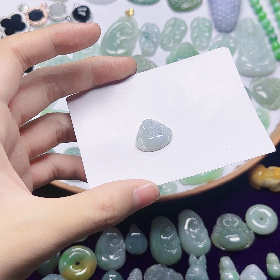 翡翠未镶嵌吊坠(赠链)