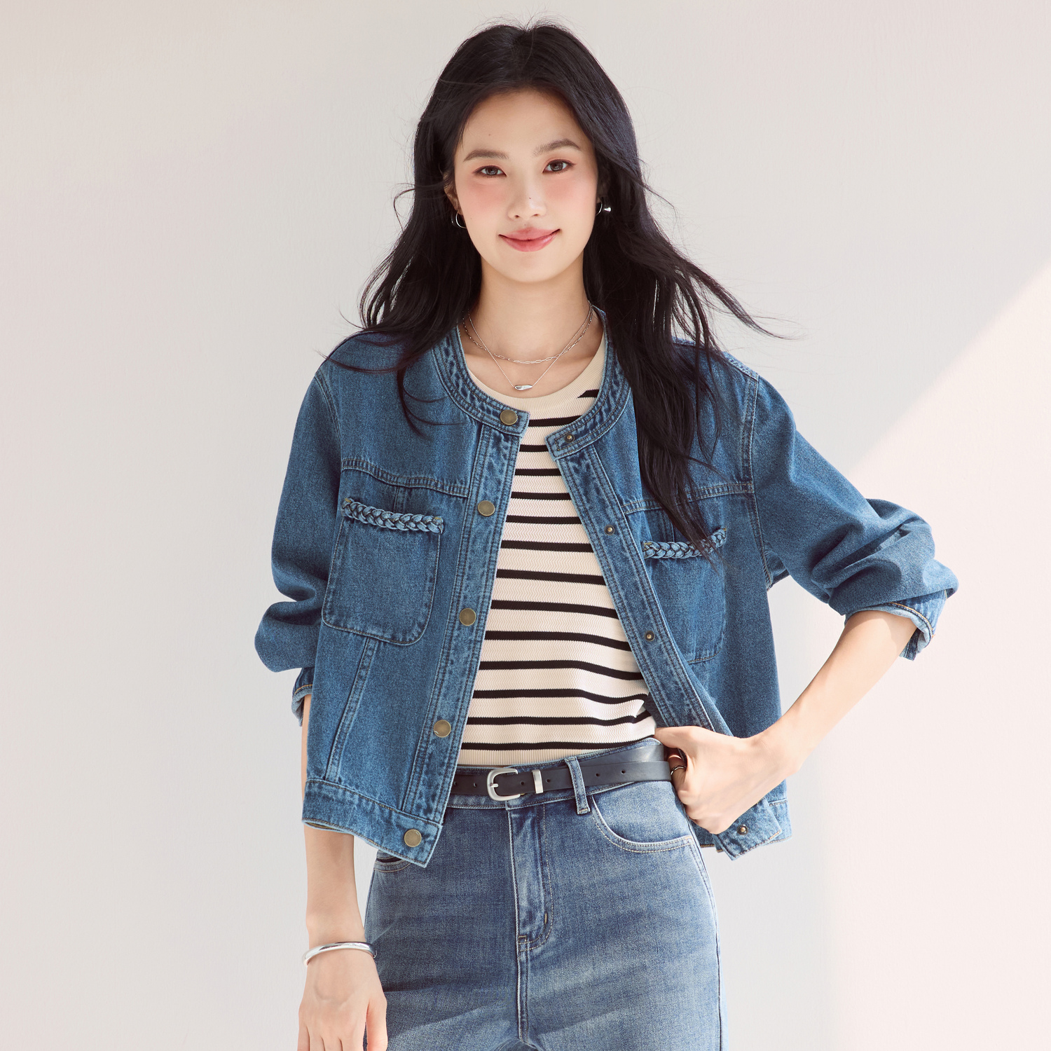 伊芙丽时尚棉无领小香风牛仔外套2025夏新款短外套女1G8911131